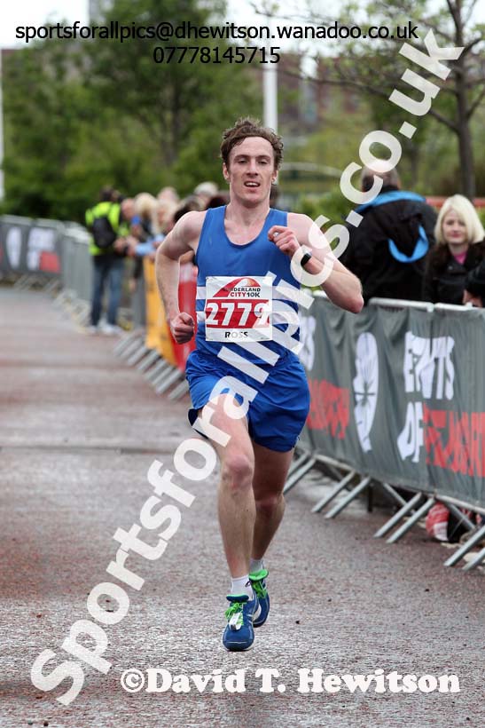 Ross Floyd (Morpeth) 2nd in the Sunderand City Half Marathon. Photo: David T. Hewitson/Sports for All Pics